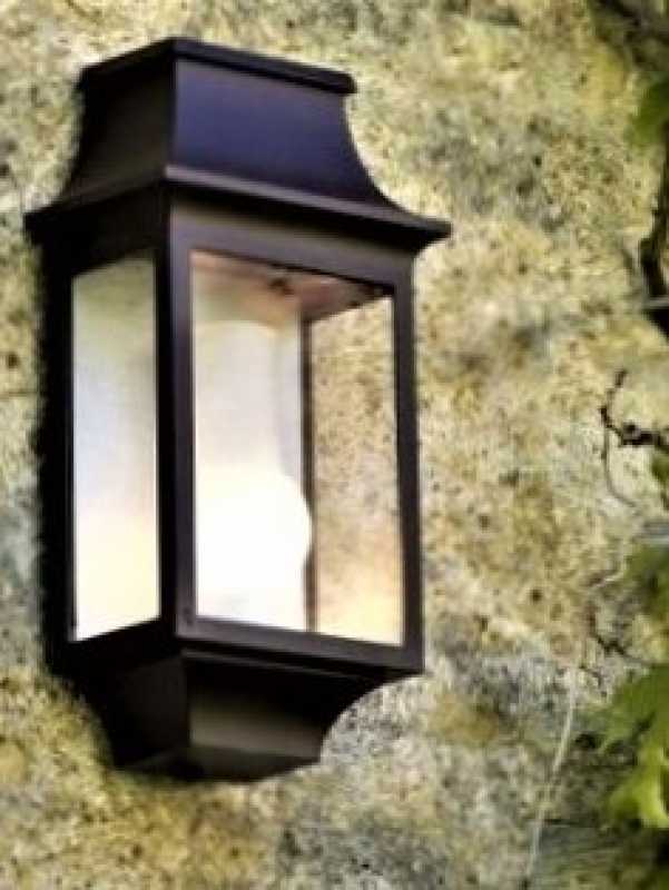 grüne Außenlampe antik